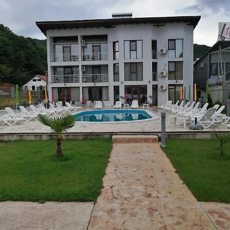 Vila Hercules Dubova Esterno foto