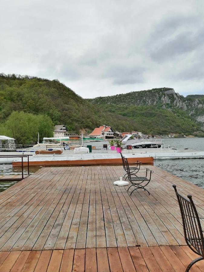 Vila Hercules Dubova Esterno foto