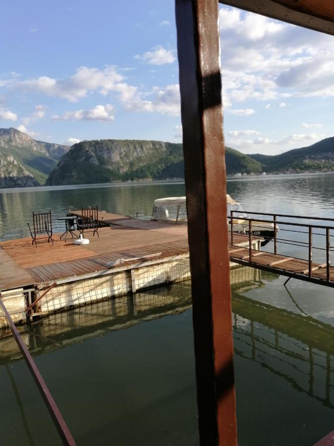 Vila Hercules Dubova Esterno foto