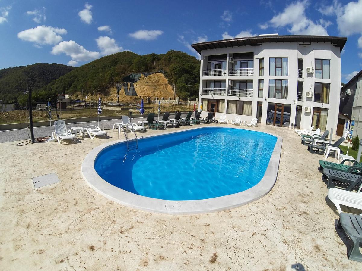 Vila Hercules Dubova Esterno foto